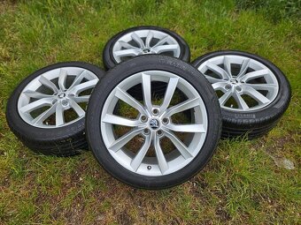 Kompletní letní Alu kola Škoda MODUS - 235/45 R18 - 5x112 - 2