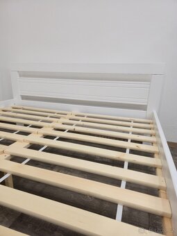 Prodám novou masiv Postel Amor v bílé barvě 180x200 roštem - 2