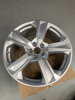 AUDI 8,0x19 5x112 ET27 4K8601025J ORIGINÁLNÍ ALU KOLA - 2