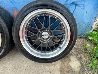 ALU DOTZ Revvo Dark r17 ET48 5x112 Letní pneu - 2