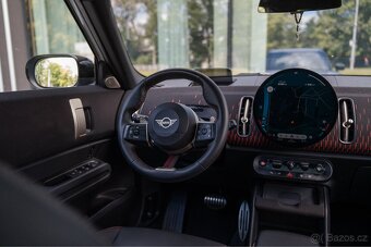 MINI Countryman JCW ALL4 (2024) – 221 kW / 300 koní - 2
