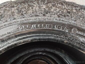 Pneu 255 65 R16 - 2