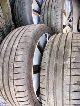4ks alu disky orig. Vw 5x112 R18 pneu 5mm 225/40 r18 - 2