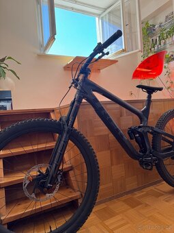 Trek Slash 9.8 XT XL Full Carbon 2022 Model TOP STAV - 2
