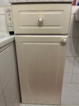 Nábytek- skříňky do koupelny - 2