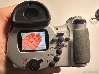 Konica Minolta DiMAGE Z10 - 2