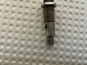 Baumer Kapacitní snímač 8mm PNP - 2