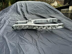 Yamaha YZ65 Prodloužená kyvná vidlice - 2