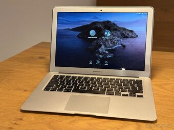 Apple MacBook Air 13" (Early 2014) - 2