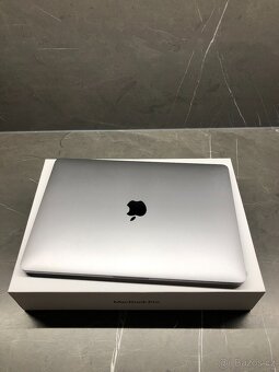 MacBook Pro 13" (M1, 2021) – 16 GB RAM, 512 GB – Výborný st - 2