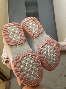 Obuv, boty na snowboard, velikost 38,5 - 2