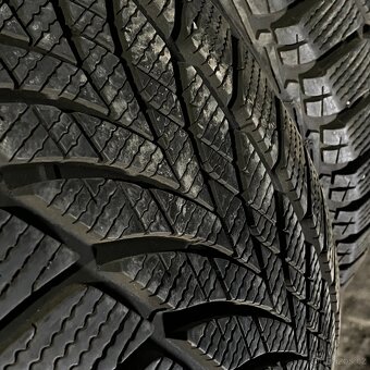Zimní pneu 225/55 R17 101T Goodyear 8mm - 2