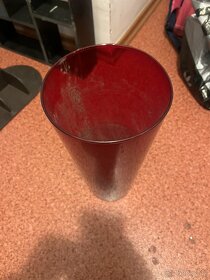 červená skleněná váza - 2