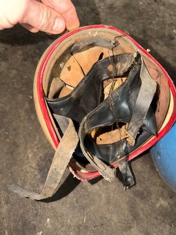 Kokoska přilba cena za 2ks - 2