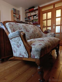 Sada starožitného nábytku - 2