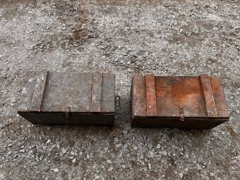 2x dřevěná truhla - 2