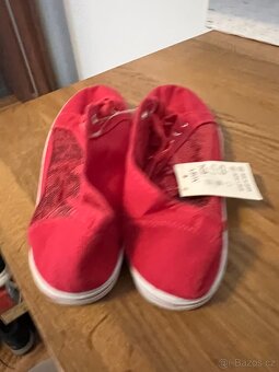 Nove tenisky vel.41 - 2