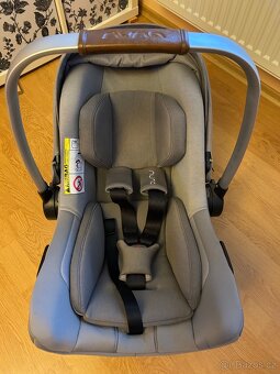 Autosedačka vajíčko Nuna pipa next + báze - 2