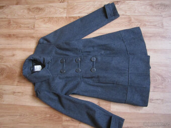 Vlněný tmavě šedý kabát vel. M/L - 2