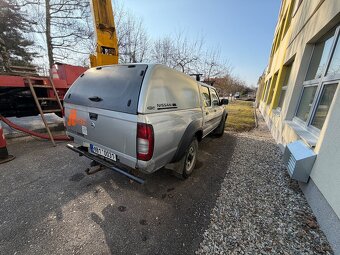 Nissan np300 Navara - 2