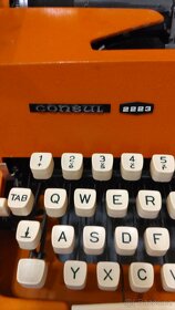Starožitný psací stroj, asi 1970-. - 2