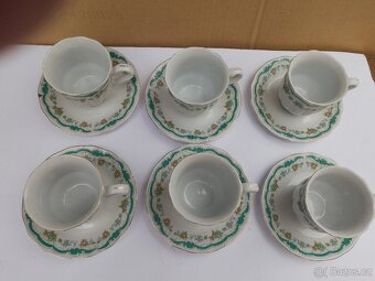 Porcelánové šálky s podšálky - 2