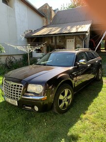 Chrysler 300c 5,7hemi AWD, tažné, LPG, po servisu - 2