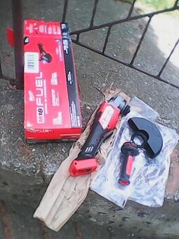 Milwaukee M18 3672-20 aku flexa 150 mm úhlová bruska - 2