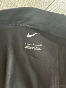 Elastické kraťasy NIKE na sport, vel. L - 2