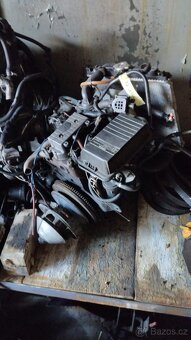 motor KUBOTA Z 402 KOMPLETNÍ viz foto - 2