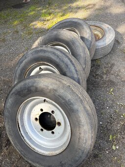 Prodám pneu 235/75-r17.5 - 2