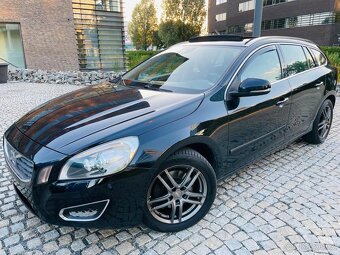 Volvo V60 2.4 D5 151KW AUTOMAT KAMERA VÝHŘEV TAŽNÉ - 2