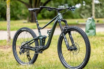 Prodám raketu na trail Giant Trance X 29 2 vel.L - 2
