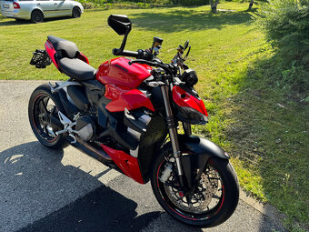 Ducati Streetfighter V2 - 2