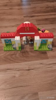 Lego Duplo stáj s koníky - 2
