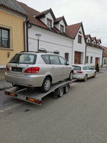 Toyota Avensis Verso 2.0 d4d 85 kw - 2