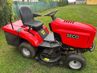 Travní traktor SECO - 2