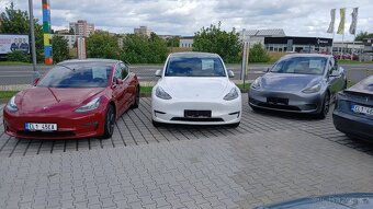 AUTOMECHANIK VOZŮ TESLA - 2