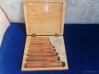 Dřevěná krabíčka na ukládání zkumavek. - 2