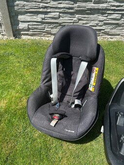 Autosedačka Maxi-Cosi Pebble Plus + 2Way Pearl + základna - 2