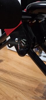 Prodám posilovač břišních svalů. - 2