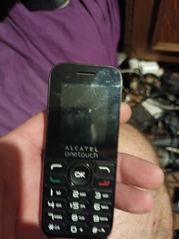 Alcatel Onetouch tlačítkové telefon - 2