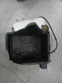 Nádobka ostřikovače FORD - 2