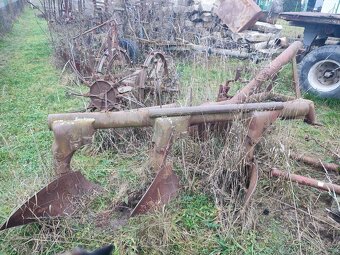 Tří radliční pluh - 2