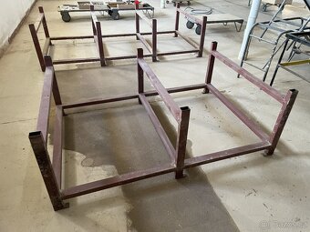 Kovová konstrukce pro stůl - 2