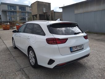 2022_KIA Ceed combi 1.5 turbo_1.maj.SR_234.000Kč netto_ - 2