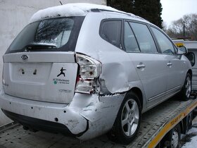 Kia Carens - 2