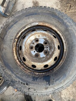 Pneu 225/75 r16 C - 2
