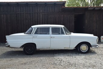 Mercedes-Benz W111 220b - 2