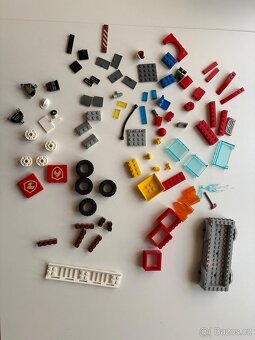 Lego city 60280 hasičské auto se žebříkem - 2